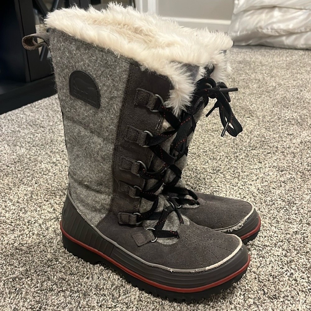 Women’s Sorel Snowboots Size 9